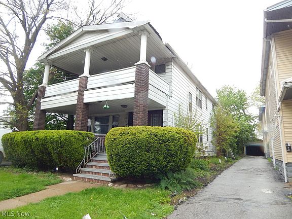 3rd image of 2921 E 128th St