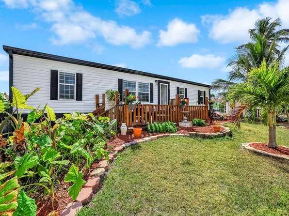 610 Sunset Dr, Goodland, FL 34140