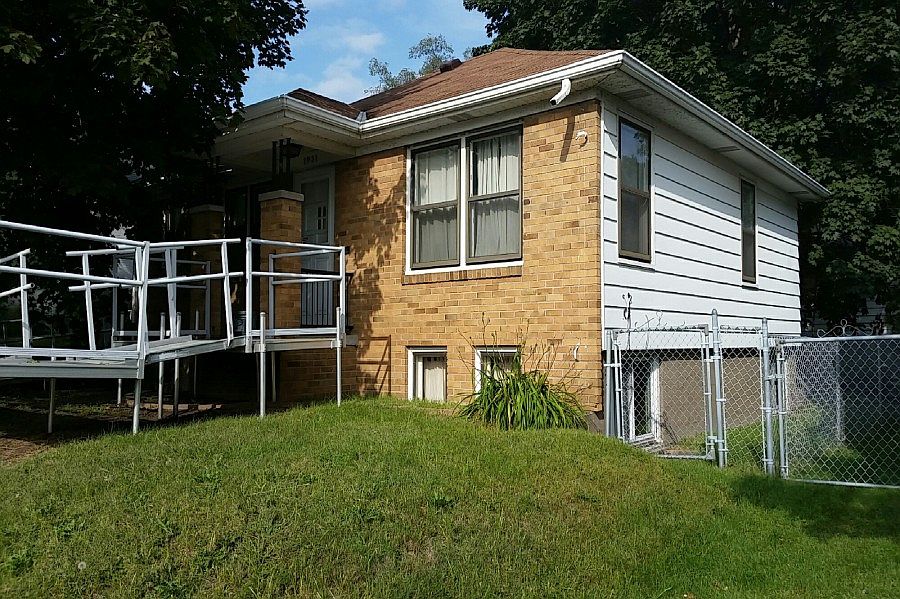 1st image of 1931 Johnson St NE