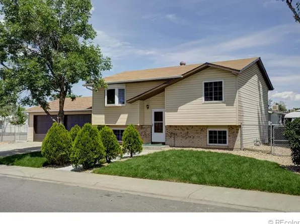 1306 Pacific Ct, Fort Lupton, CO 80621
