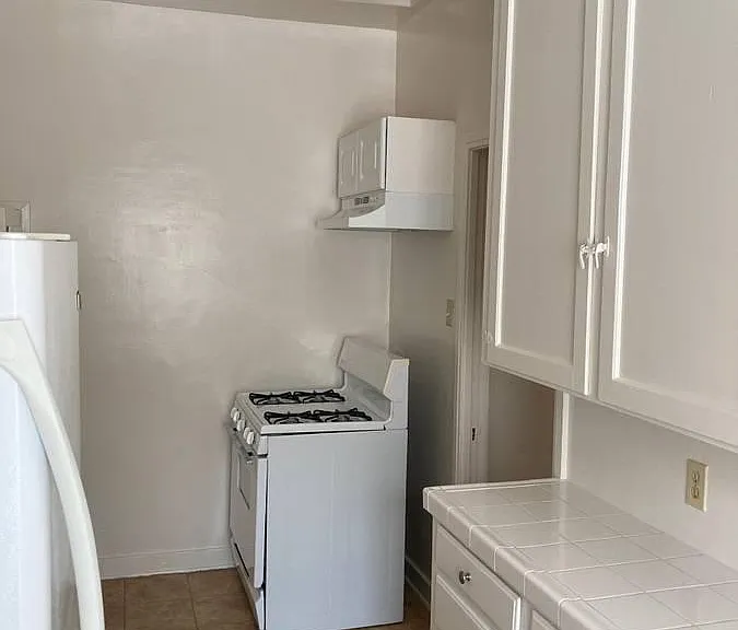 8261 Blackburn Ave #L — Photo 9