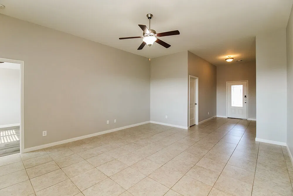 3 bed, 2.0 bath, 1533 sqft, $2,200 — Photo 4