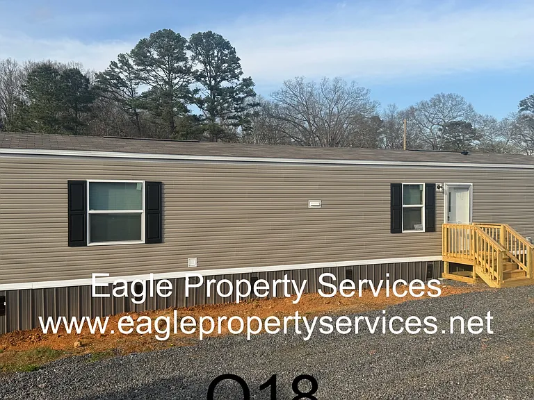 140 Springfield Dr — Photo 4