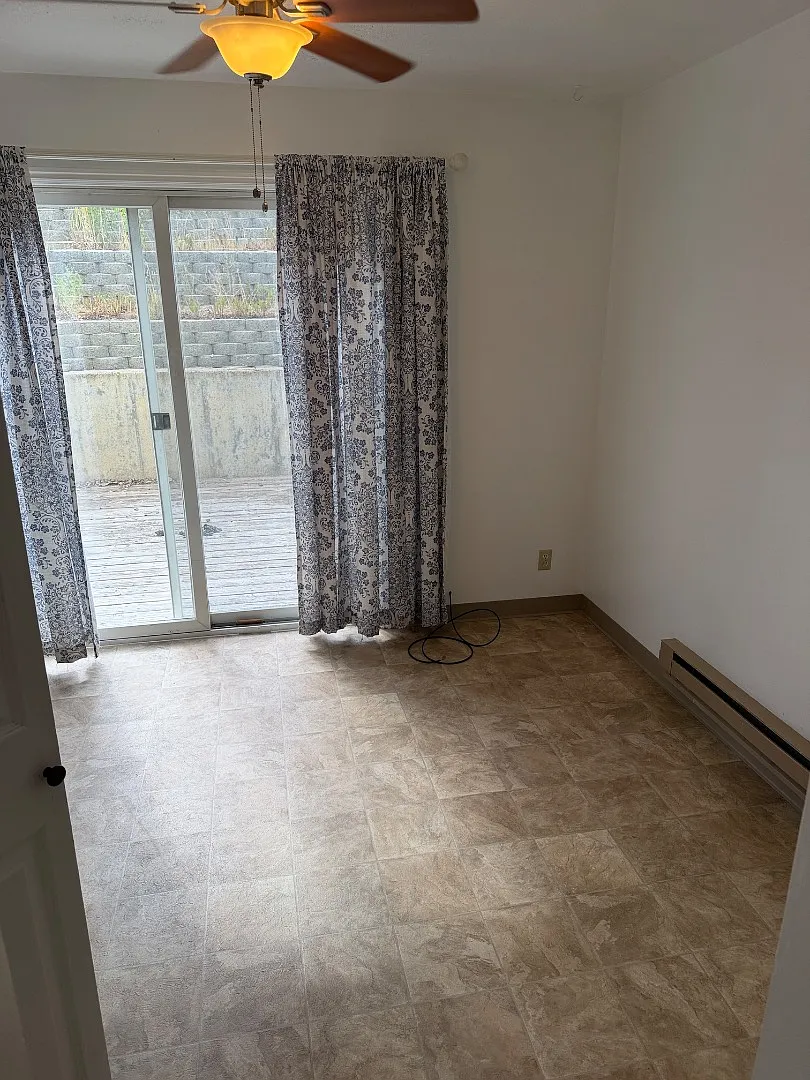 1127 9th W - Apt. C — Photo 3
