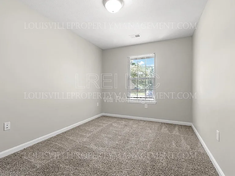 304 Keeneland Dr #1A — Photo 12