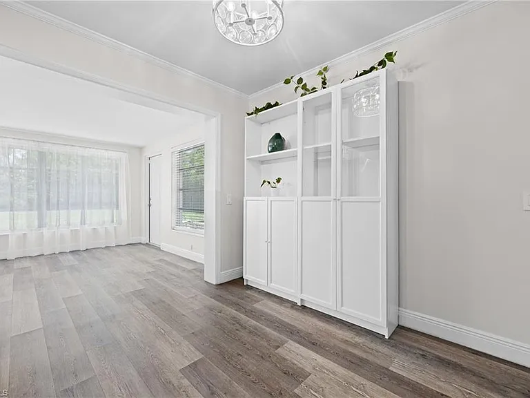 1051 Cypress Woods Dr — Photo 10