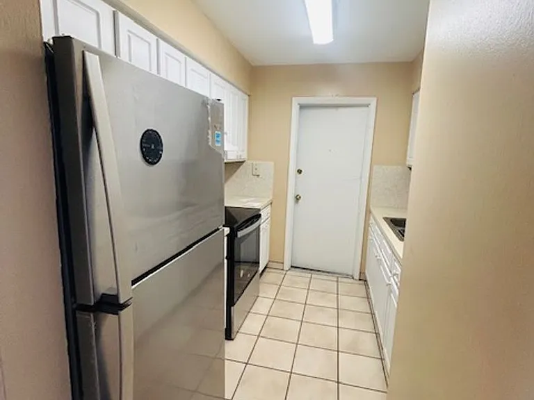 8401 Atlantic Ave #4 — Photo 6