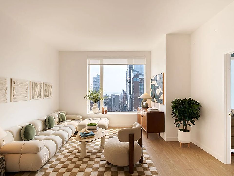 1st image of 550 10th Ave #1709