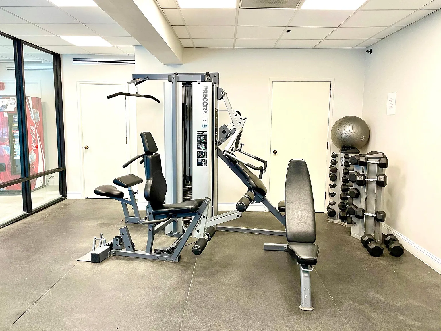 Studio, 520 sqft, $1,990 — Photo 4