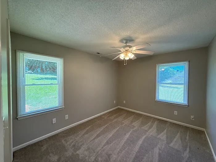 3211 Karen Ln — Photo 13
