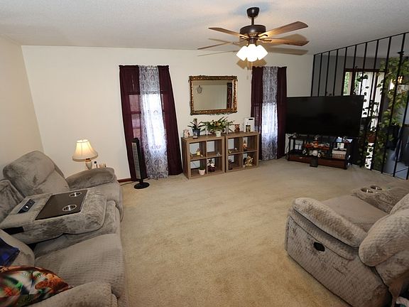 5th image of 130 Lawndale Dr