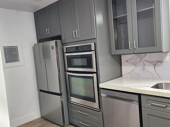 5th image of 525 27th Ave S #A