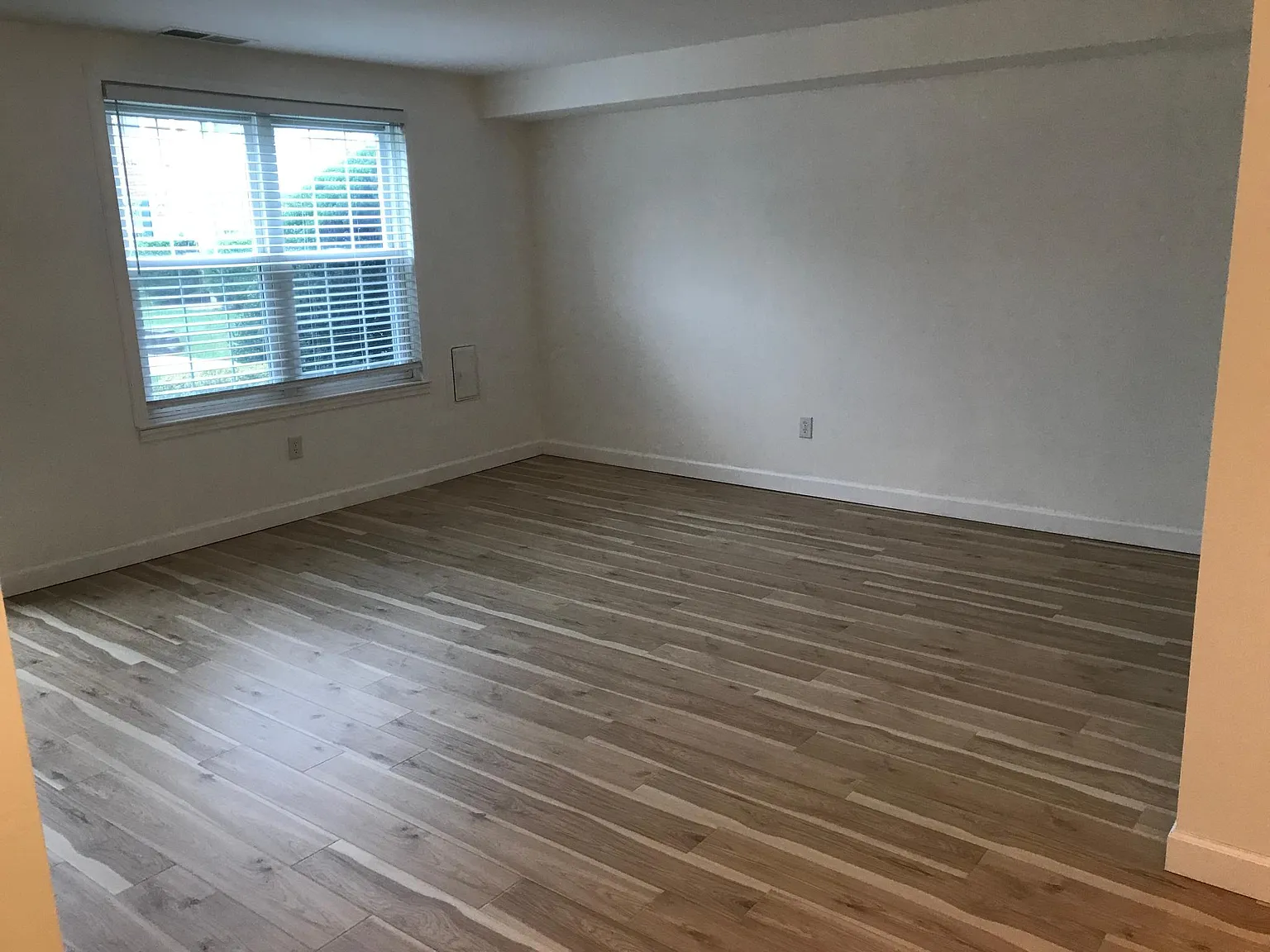 2420 Hillock Ct — Photo 3
