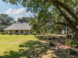 1077 Spanish Moss Ln, Breaux Bridge, LA 70517