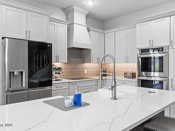 4th image of 2833 Sonoma Way