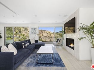 8540 Hillside Ave, Los Angeles, CA 90069