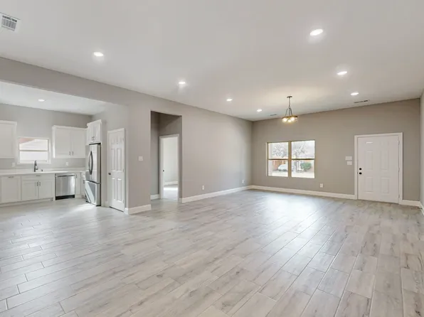 706 Poinsettia Dr, Lancaster, TX 75146