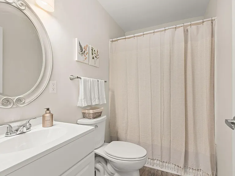 633 Debbie Dr — Photo 9