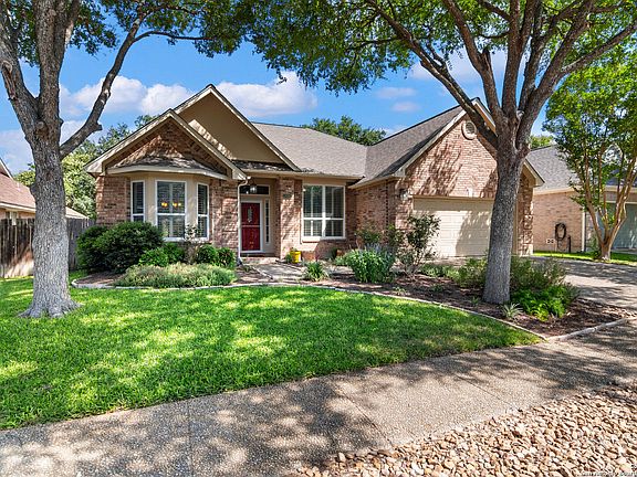 2nd image of 2426 Enfield Grove