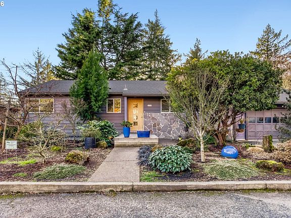 4th image of 2700 SW Boundary St