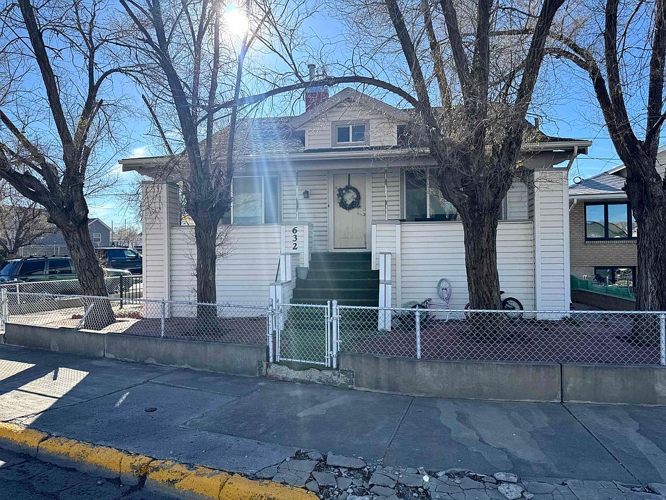1st image of 632 2nd St