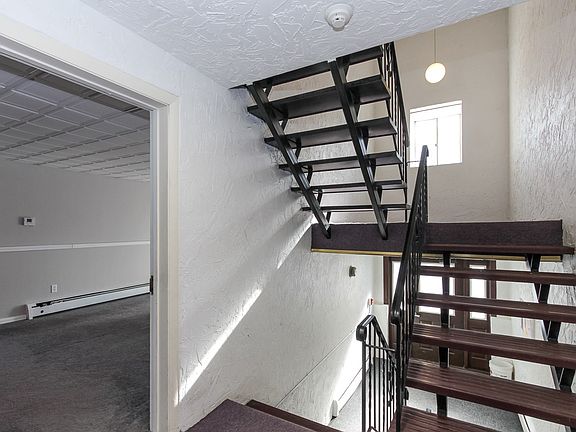 4th image of 2 Pembroke Dr Unit 10