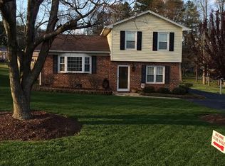 214 Windsor Dr, Roxboro, NC 27573
