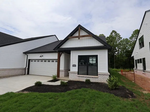 5721 White Pine Ln, Hamilton, OH 45011