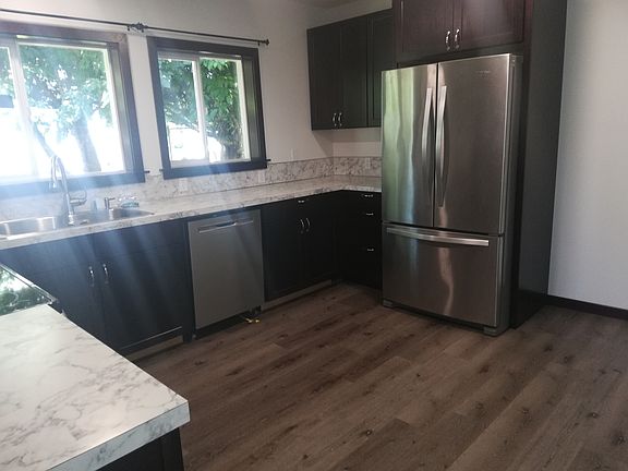 4th image of 1801 Fairview St NE