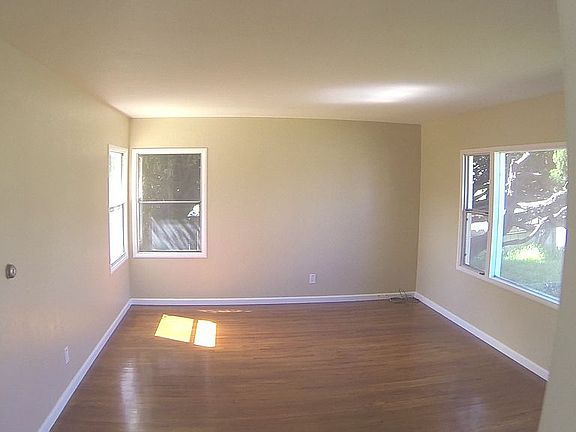 3rd image of 161 San Benito St