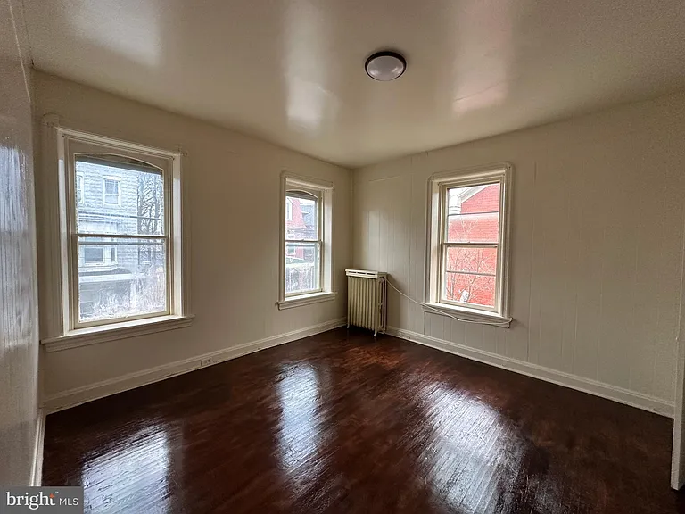 414 S Potomac St — Photo 37