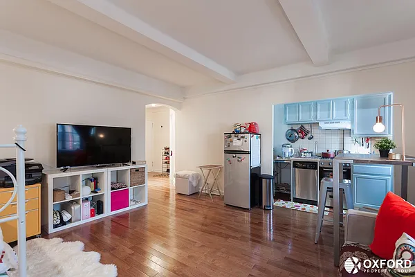 Rented by Oxford Property Group | media 10