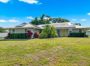 1821 Racimo Dr, Sarasota, FL 34240