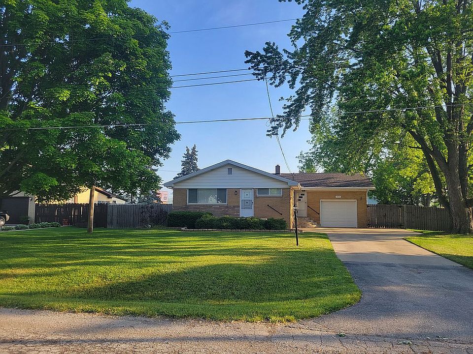 1st image of 3576 Seville Ln