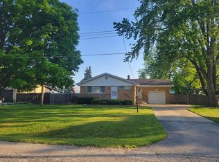 3576 Seville Ln, Saginaw, MI 48604