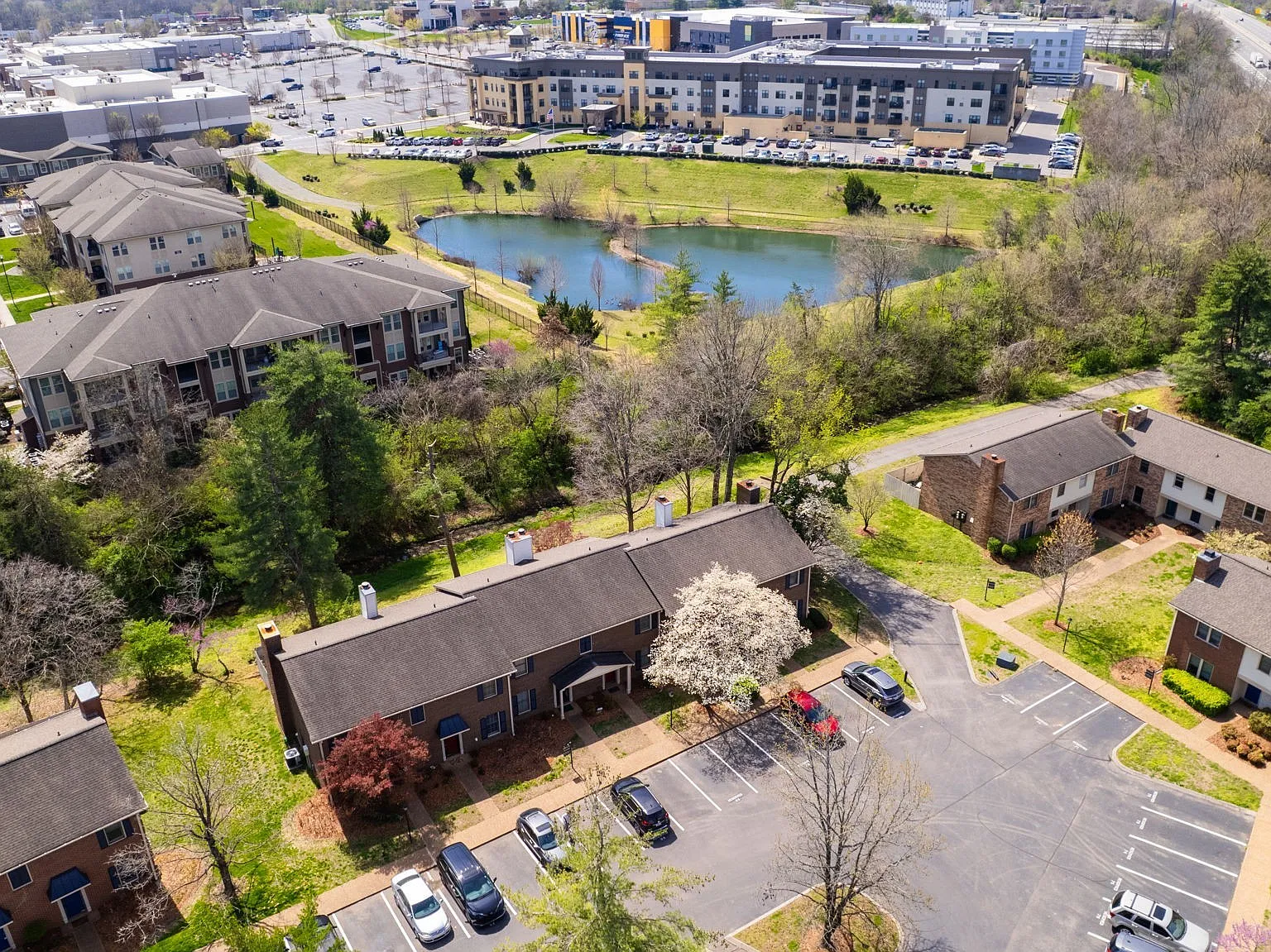 2 bed, 2.5 bath, 1254 sqft, $1,750 — Photo 3