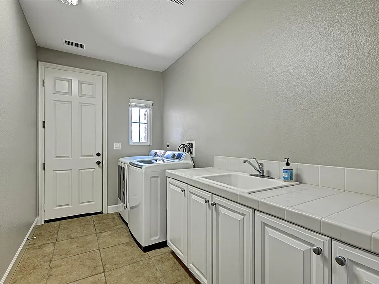 4467 Philbrook Sq — Photo 39