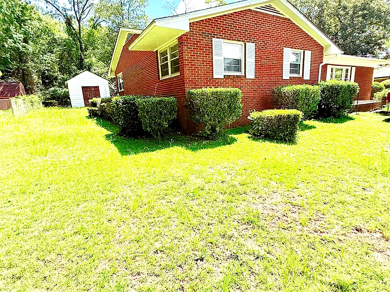 3130 Bancroft Ave — Photo 15