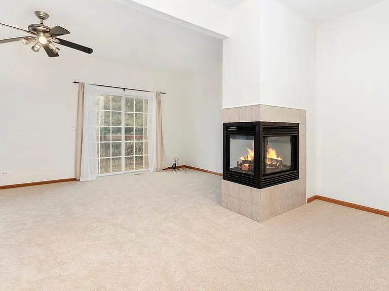 2285 Hudson Cir #2285 — Photo 3