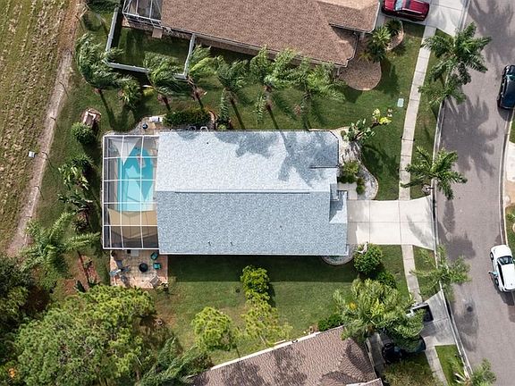 2nd image of 1720 Sweetspire Dr