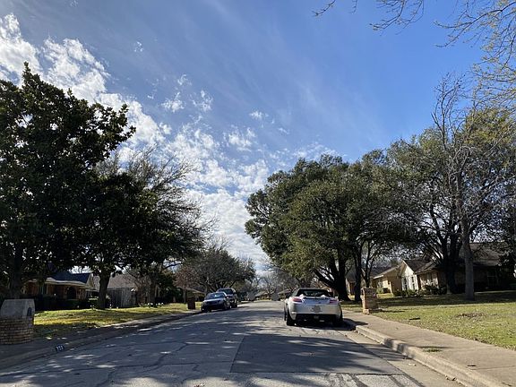 5th image of 911 Clint Smith Dr