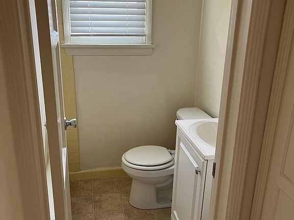 2nd image of 4328 Elm Ave APT 4