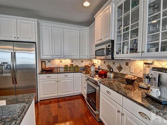 3rd image of 305 S Fort Fisher Boulevard #B