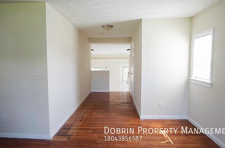 1011 Kinney St — Photo 7