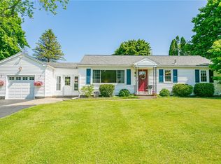 26 Merryhill Dr, Rochester, NY 14625
