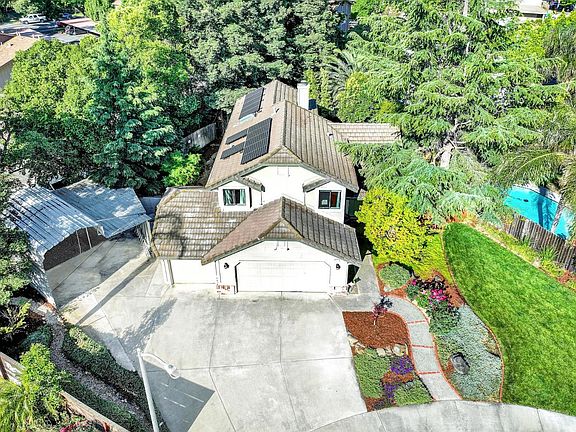 3rd image of 355 Holly Court