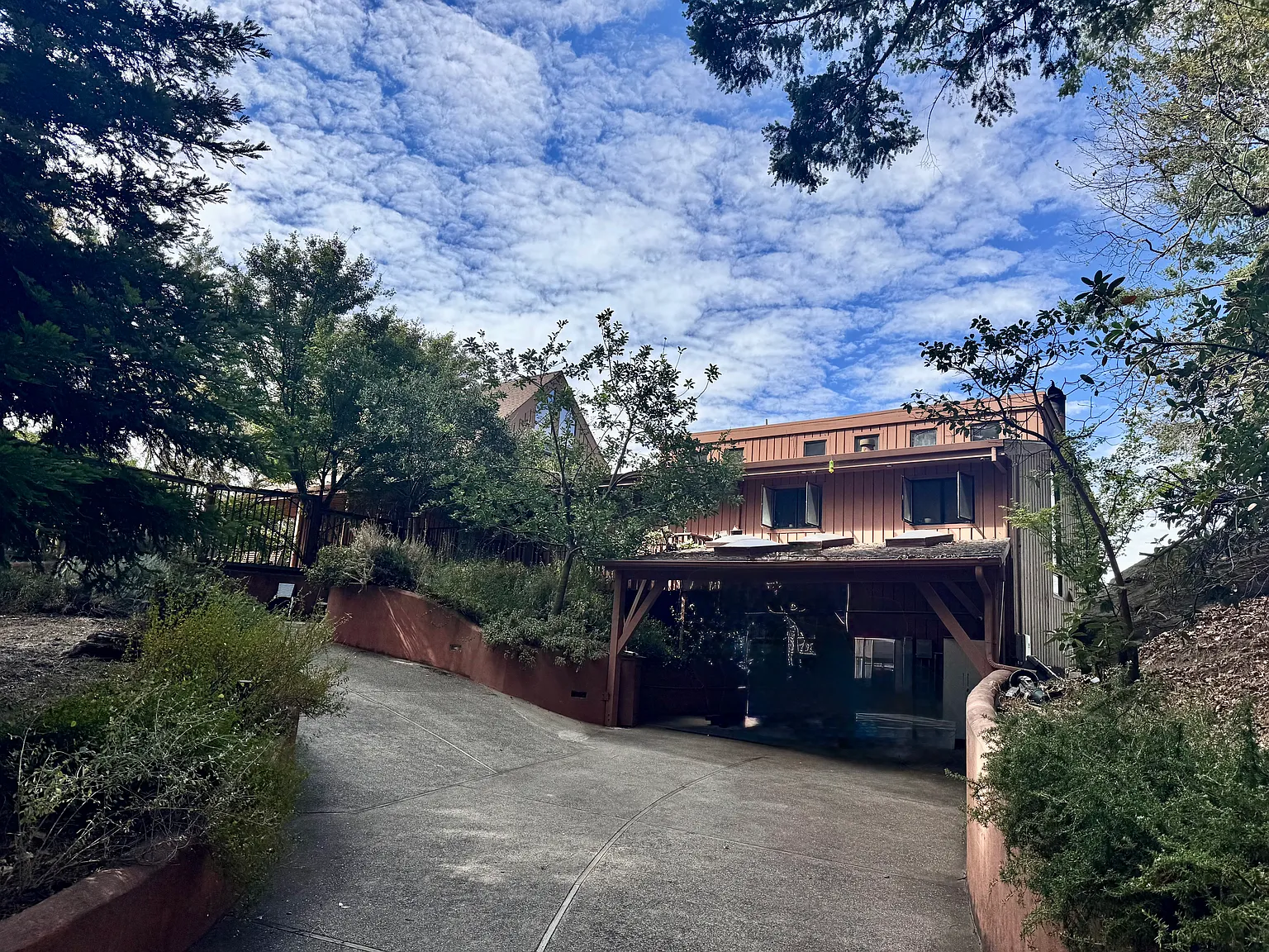 4 bed, 2940 sqft, $8,700 — Photo 1