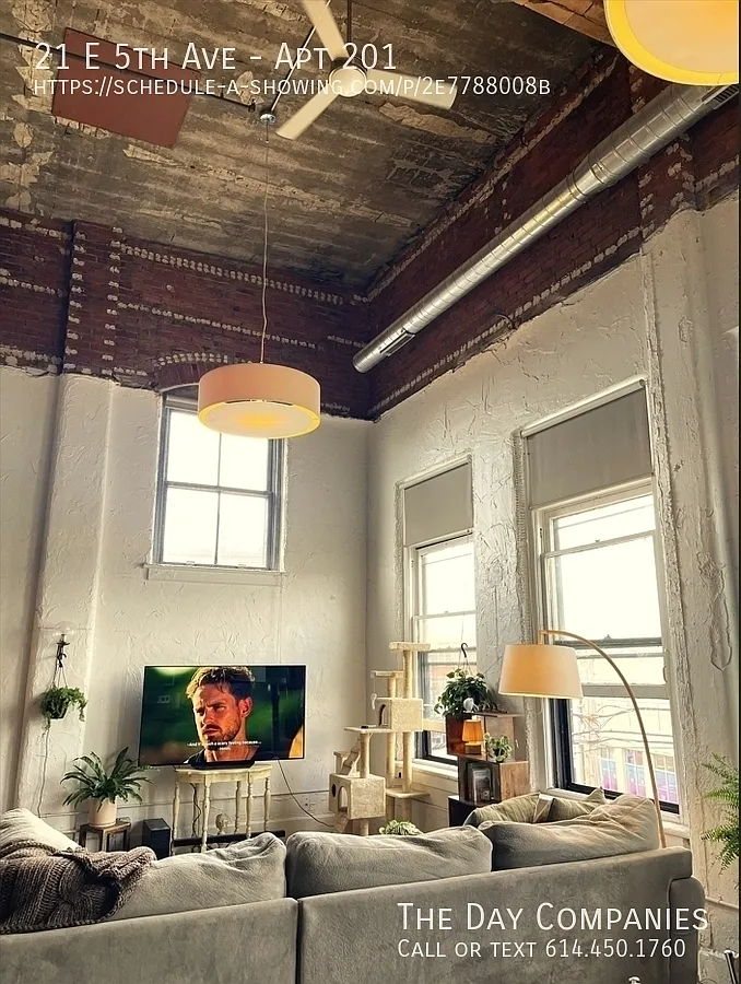 21 E 5th Ave — Photo 3