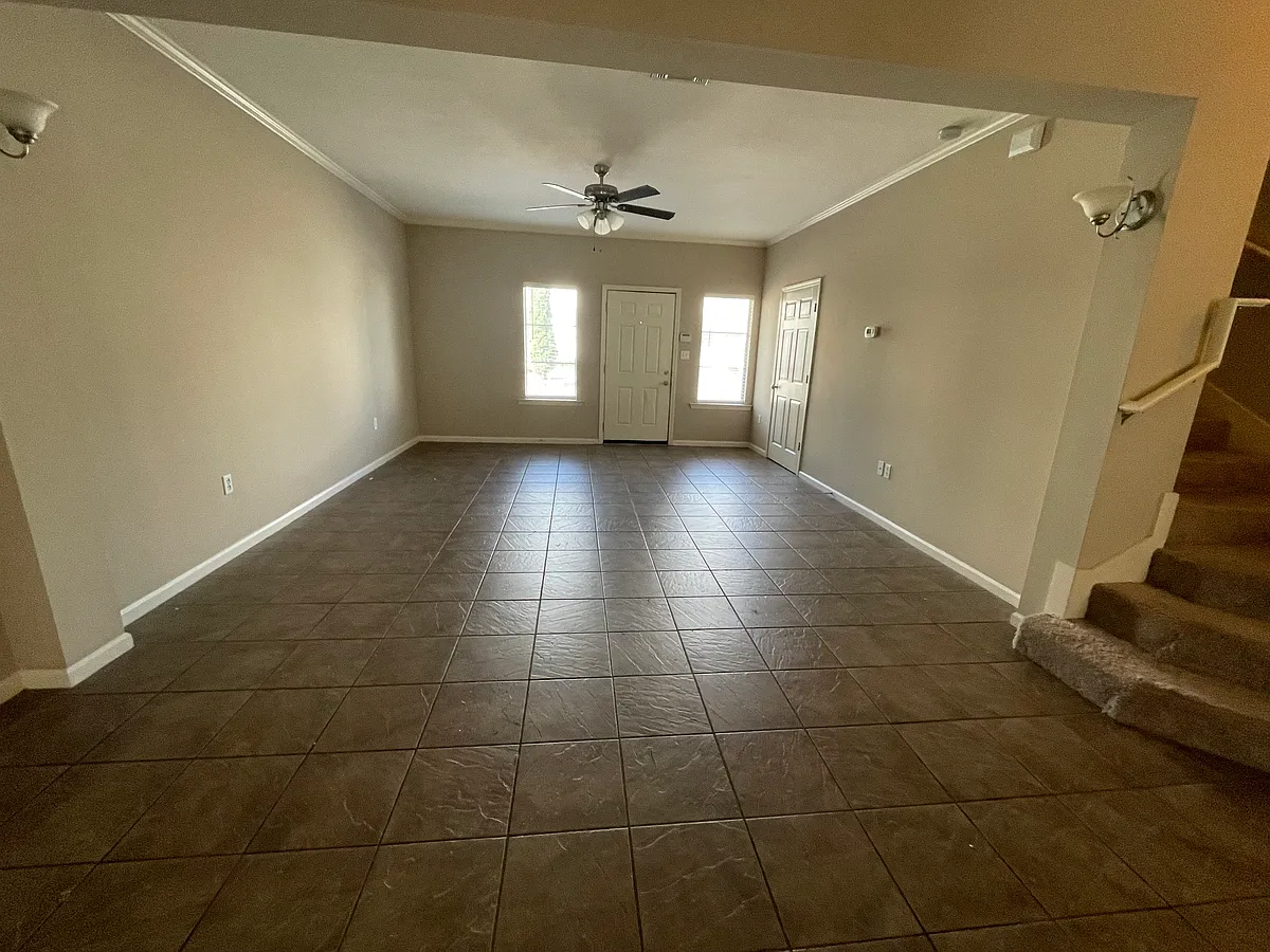 Building Photo - 2403 Brightside Dr #5