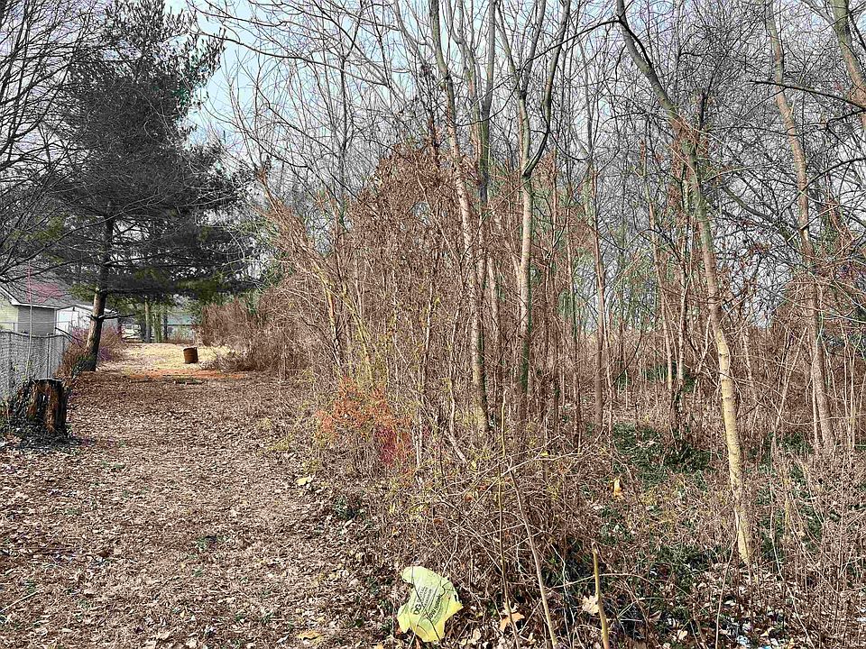 2nd image of 1197 S Roush Ave